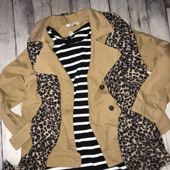 Light weight camel colored peacoat - Picture 2 of 6